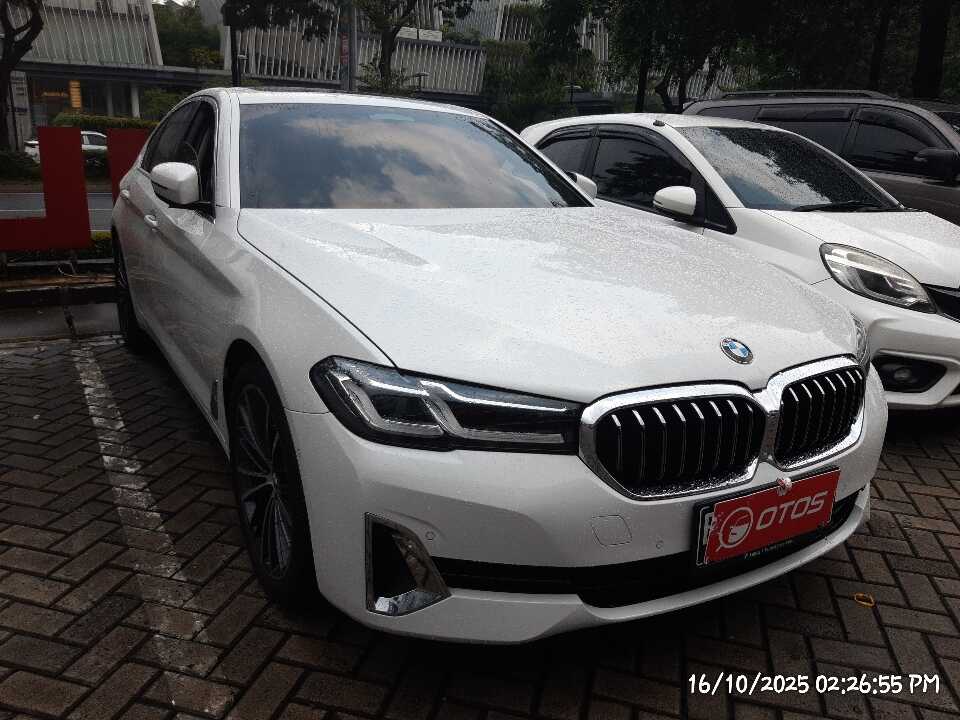 2022 BMW 530i 2.0 - Foto 1 dari 6