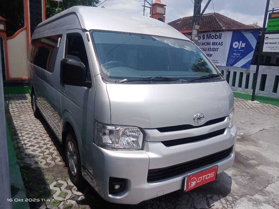 2023 Toyota Hiace 3.0 - Foto 1 dari 6