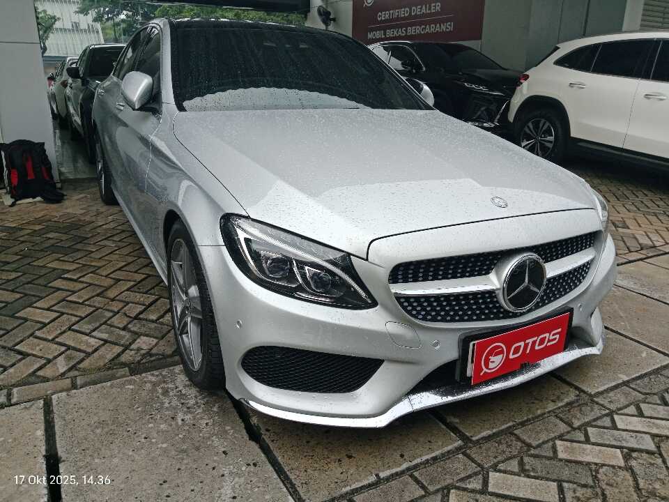 2017 Mercedes-Benz C300 2.0 - Foto 1 dari 6