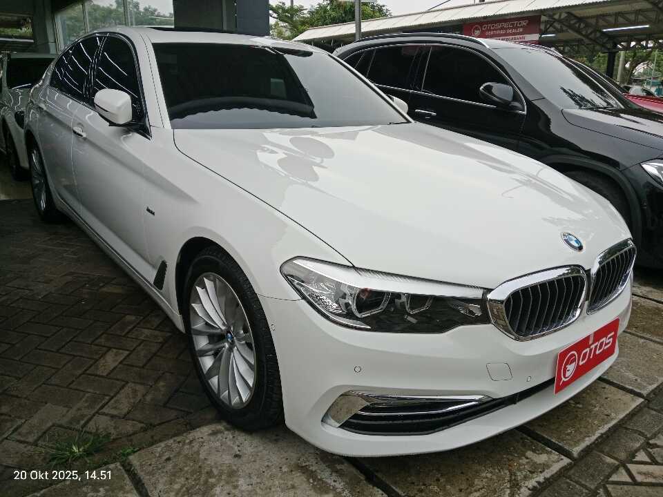 2017 BMW 530i 2.0 - Foto 1 dari 6