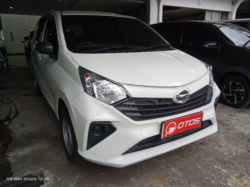 2023 Daihatsu Sigra 1.0 D - Foto 1 dari 6