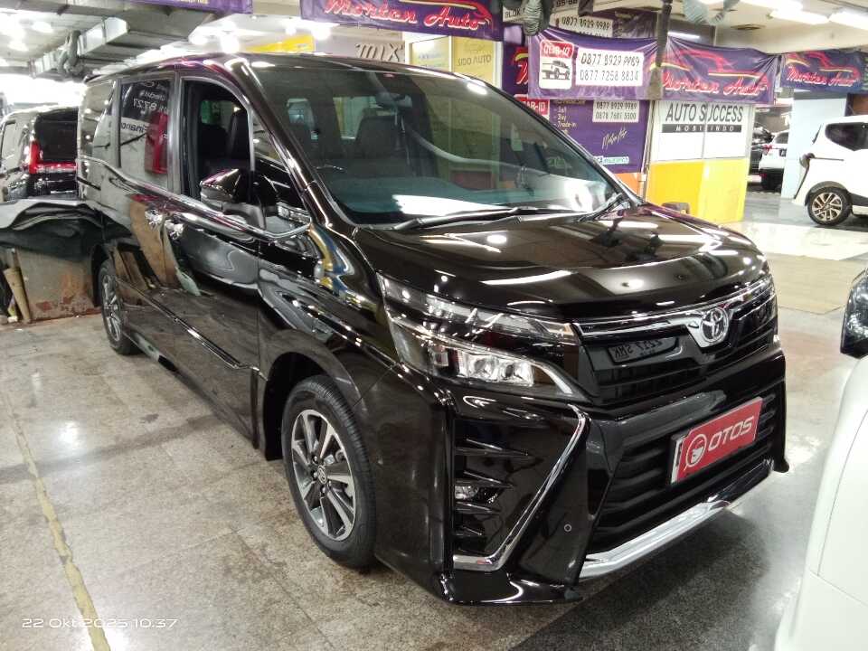 2019 Toyota Voxy 2.0 - Foto 1 dari 6