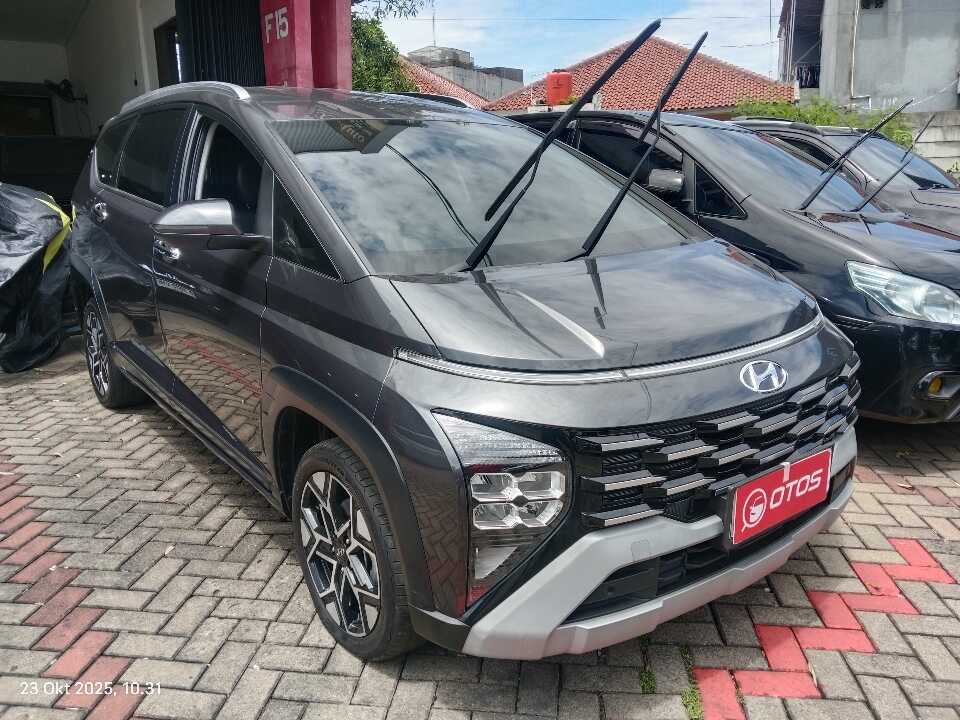 2023 Hyundai Stargazer 1.5 Active - Foto 1 dari 6