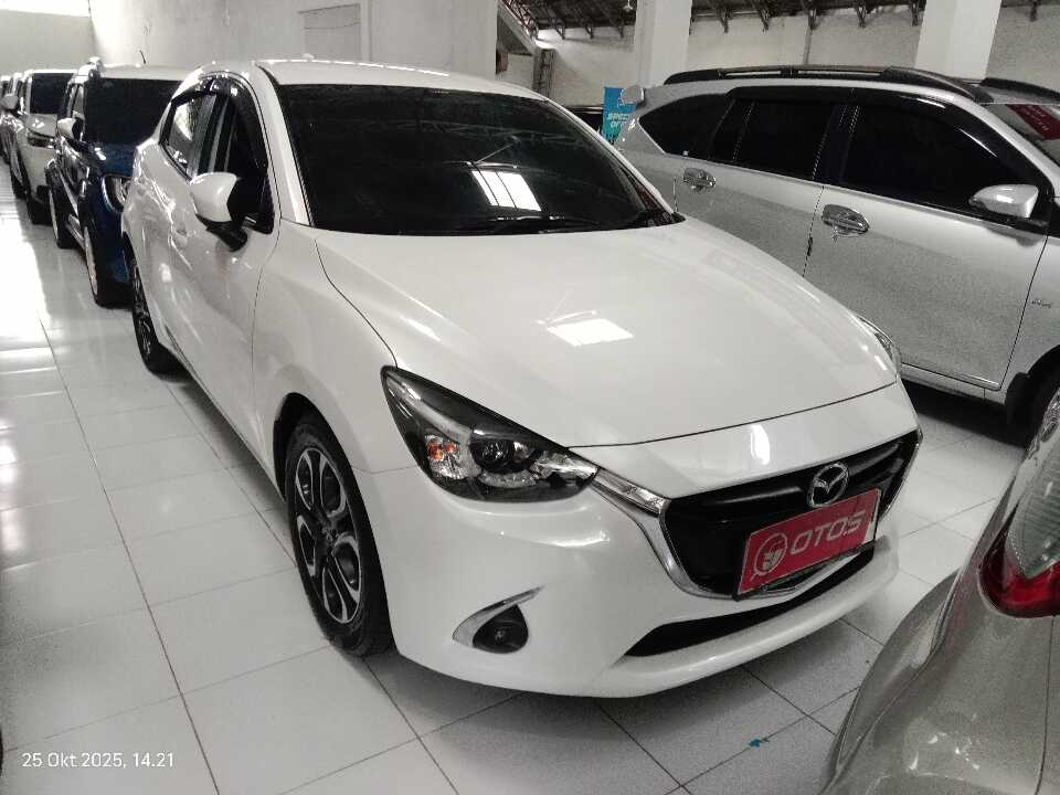 2017 Mazda 2 1.5 R - Foto 1 dari 6