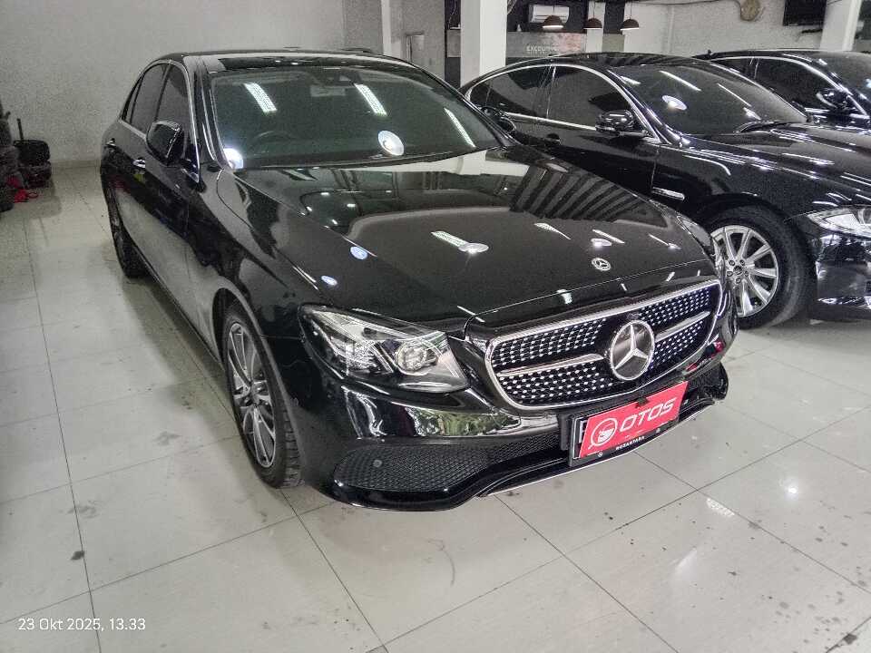 2019 Mercedes-Benz E250 2.0 AMG - Foto 1 dari 6