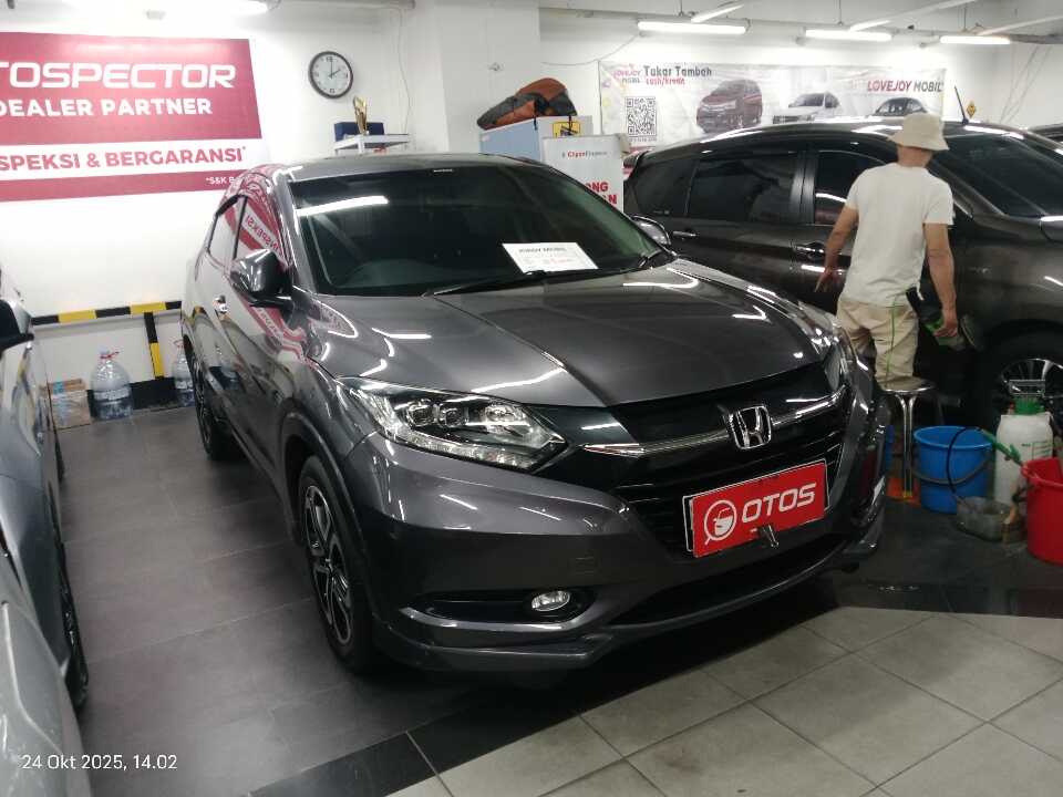 2015 Honda HR-V 1.8 RS - Foto 1 dari 6