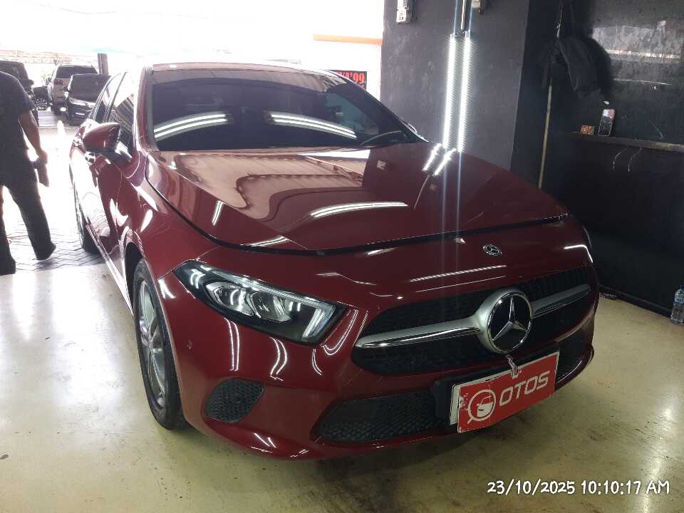 2021 Mercedes-Benz A200 1.3 - Foto 1 dari 6