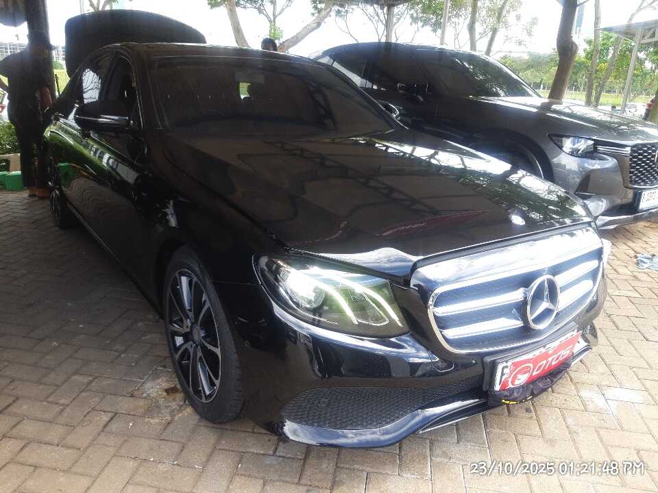 2016 Mercedes-Benz E300 2.0 - Foto 1 dari 6