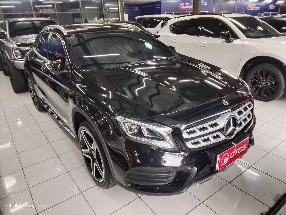 2017 Mercedes-Benz GLA200 1.6 - Foto 1 dari 6
