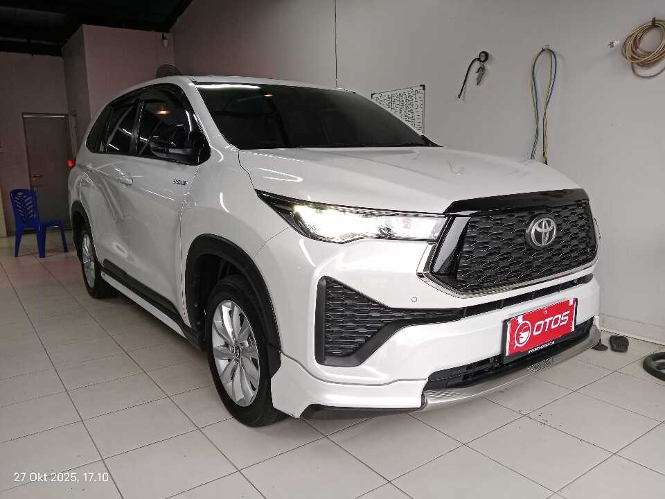 2023 Toyota Kijang Innova 2.0 Zenix V HV CVT - Foto 1 dari 6