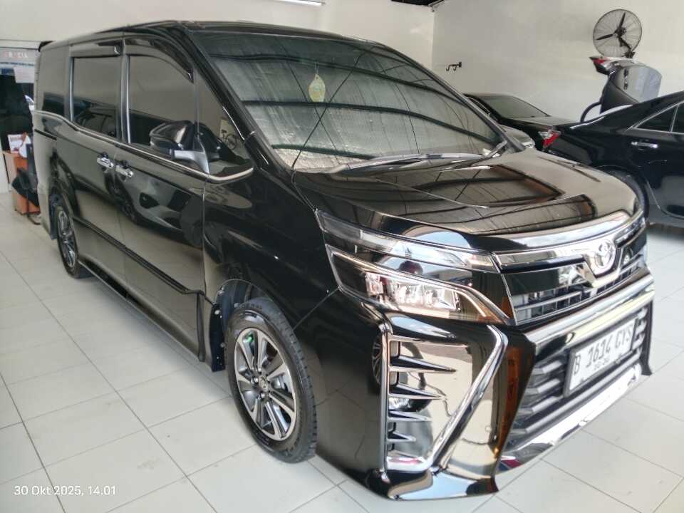 2019 Toyota Voxy 2.0 - Foto 1 dari 6