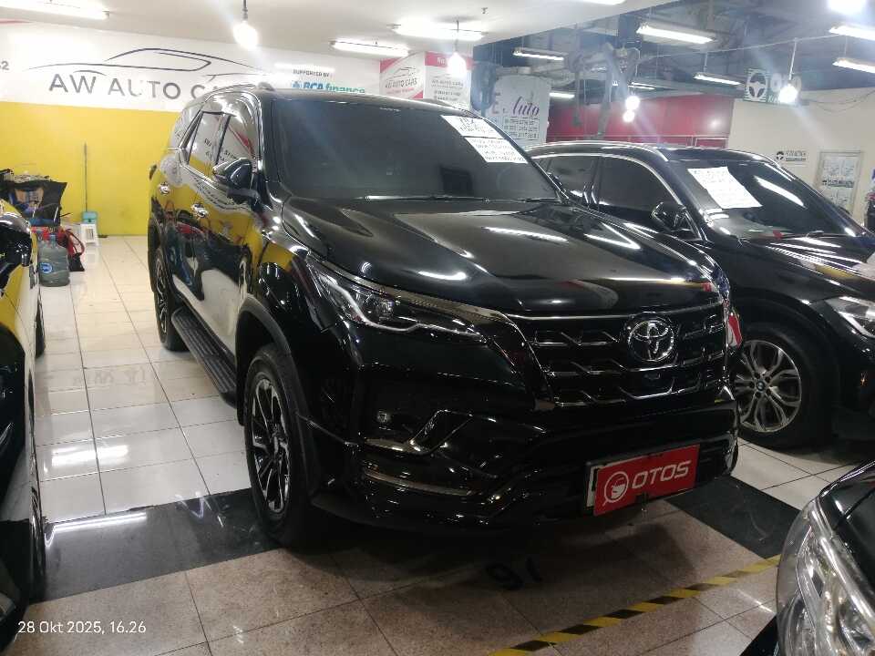2021 Toyota Fortuner 2.4 4X2 VRZ - Foto 1 dari 6