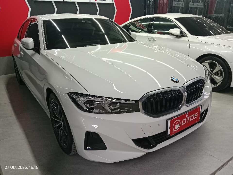 2023 BMW 320i 2.0 - Foto 1 dari 6