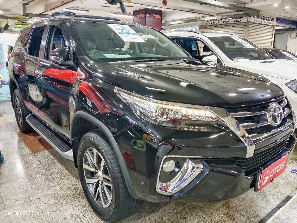 2017 Toyota Fortuner 2.4 4X2 VRZ - Foto 1 dari 6