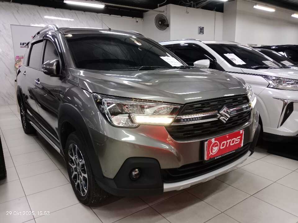 2022 Suzuki XL7 1.5 Alpha - Foto 1 dari 6
