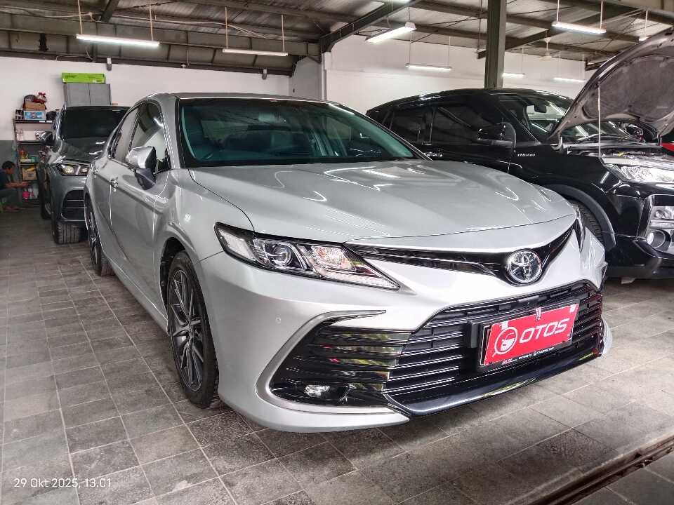 2021 Toyota Camry 2.5 V - Foto 1 dari 6