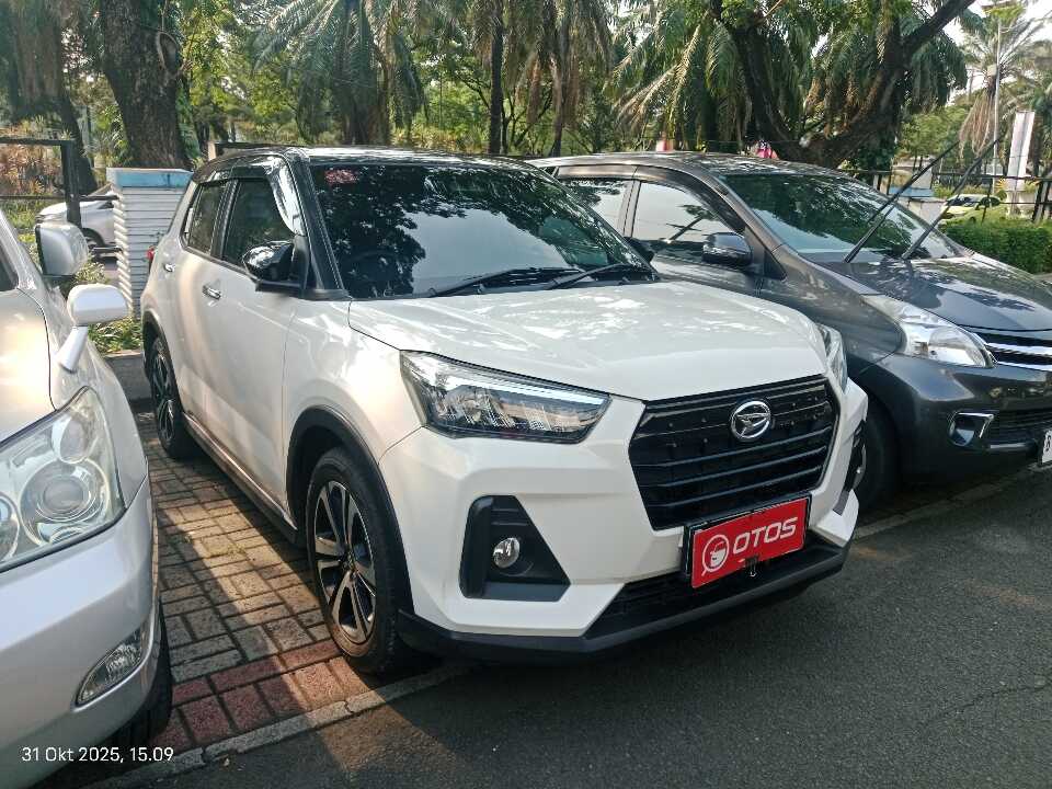 2022 Daihatsu Rocky 1.0 R - Foto 1 dari 6