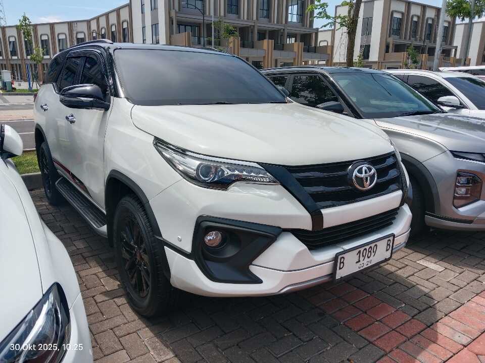 2018 Toyota Fortuner 2.4 4X2 VRZ - Foto 1 dari 6