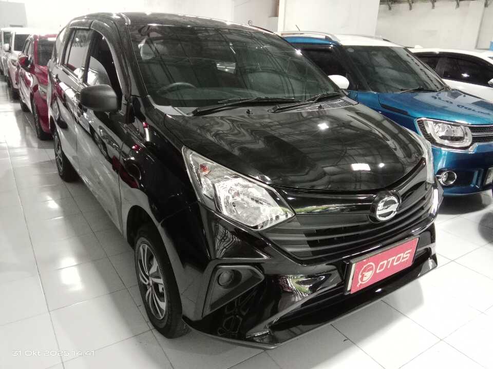 2023 Daihatsu Sigra 1.0 D - Foto 1 dari 6