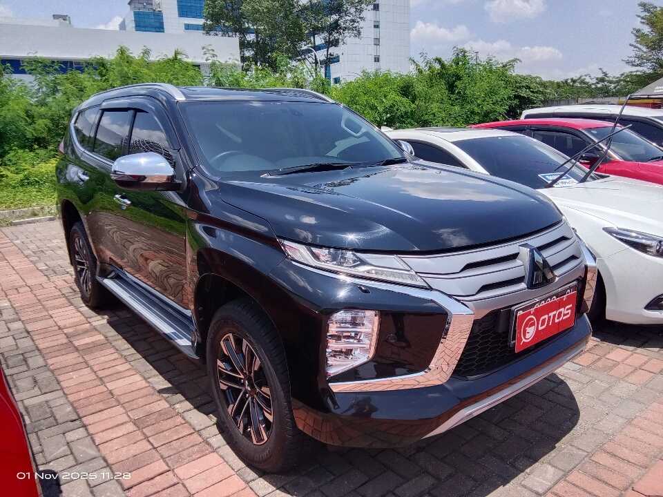 2022 Mitsubishi Pajero Sport 2.4 Dakar Ultimate - Foto 1 dari 6
