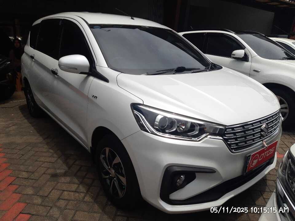 2021 Suzuki Ertiga 1.5 GX - Foto 1 dari 6