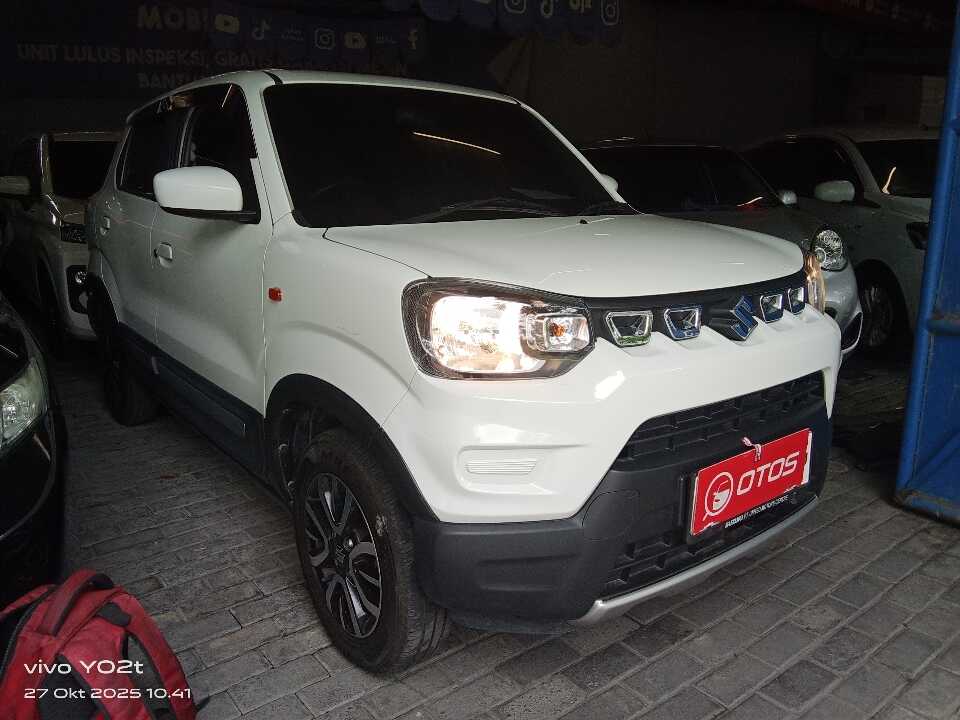 2022 Suzuki S-Presso 1.0 MT - Foto 1 dari 6