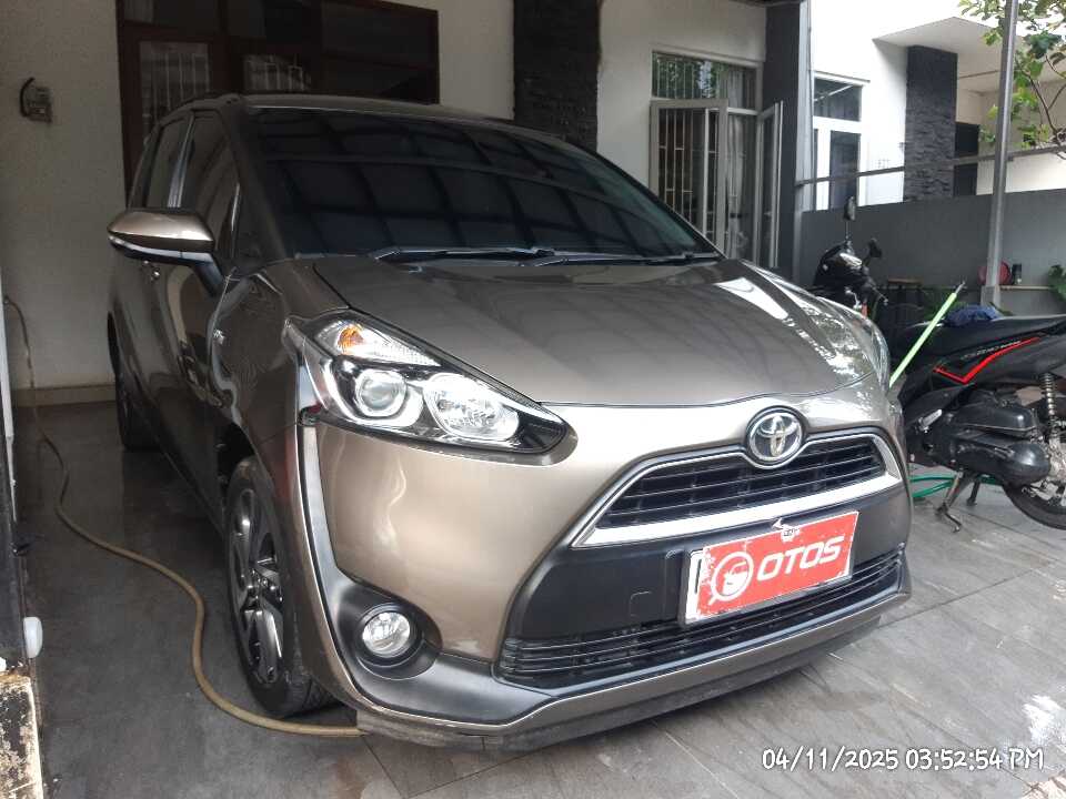 2017 Toyota Sienta 1.5 V - Foto 1 dari 6