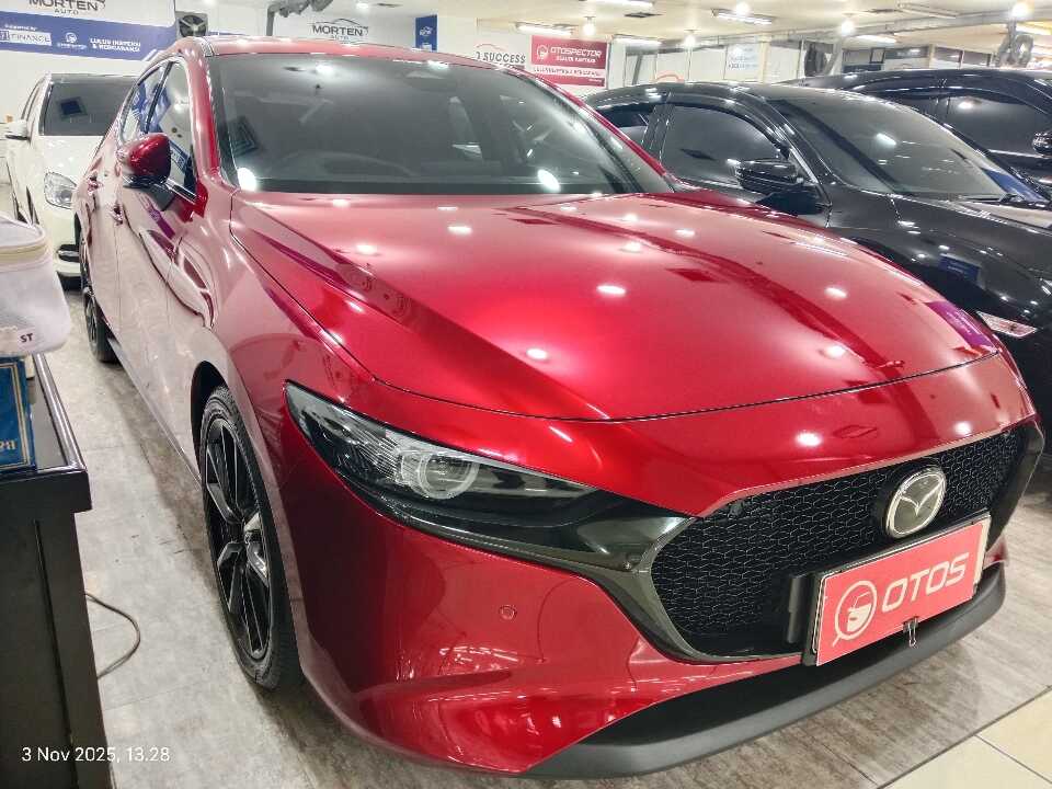 2023 Mazda 3 2.0 Skyactive-G Hatchback - Foto 1 dari 6