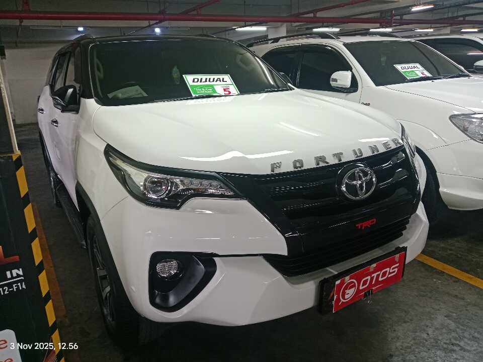 2016 Toyota Fortuner 2.4 4X2 VRZ - Foto 1 dari 6