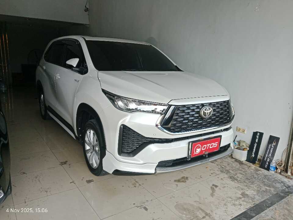 2022 Toyota Kijang Innova 2.0 Zenix V HV CVT Modellista - Foto 1 dari 6