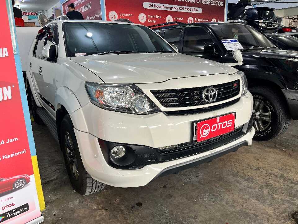 2013 Toyota Fortuner 2.7 G Luxury - Foto 1 dari 6