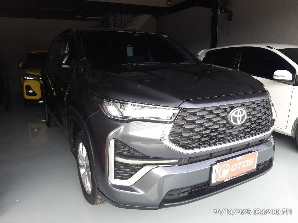 2023 Toyota Kijang Innova 2.0 V - Foto 1 dari 9