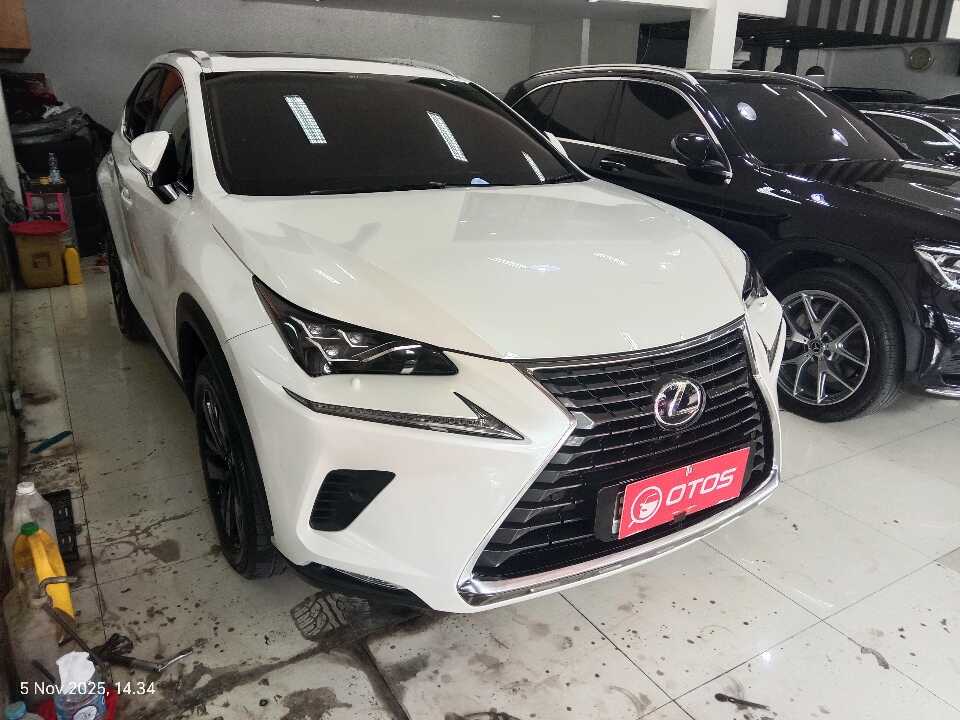 2018 Lexus NX 300 2.0 - Foto 1 dari 6