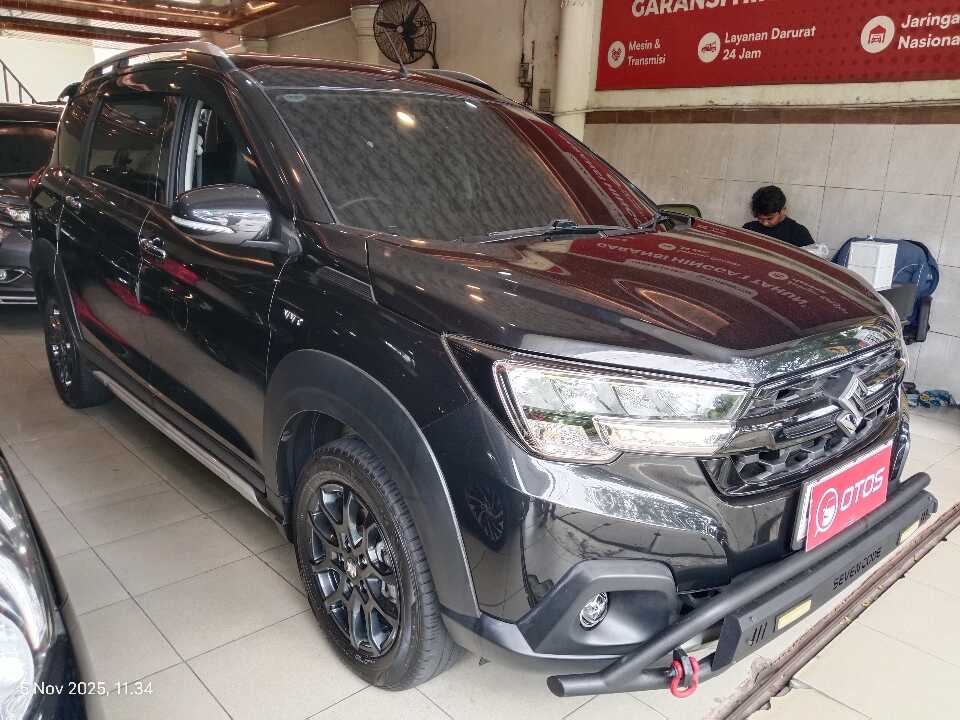 2023 Suzuki XL7 1.5 Alpha - Foto 1 dari 6
