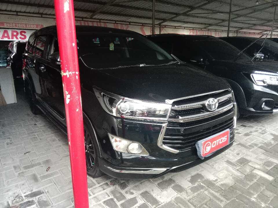 2017 Toyota Kijang Innova 2.0 Venturer - Foto 1 dari 6