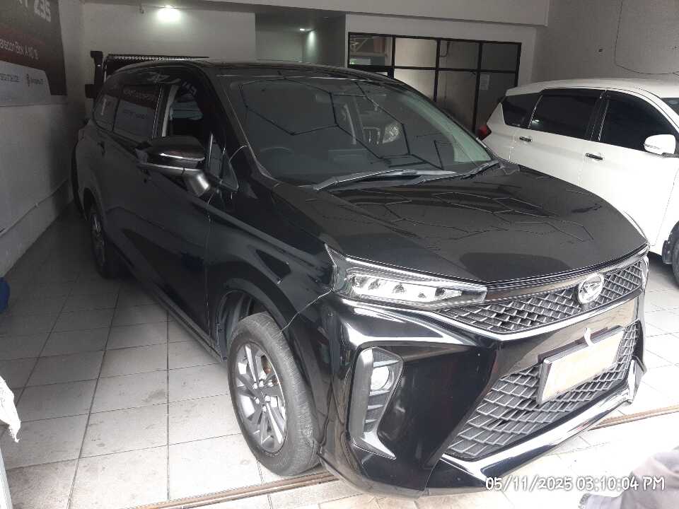 2022 Daihatsu Xenia 1.3 R - Foto 1 dari 6