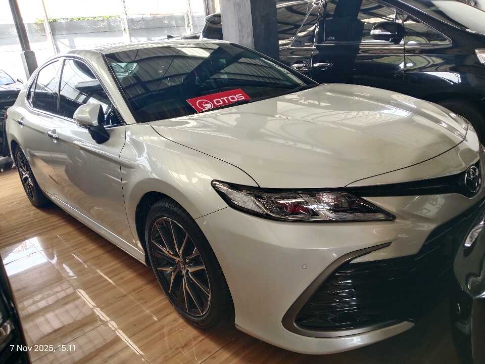 2022 Toyota Camry 2.5 V - Foto 1 dari 6