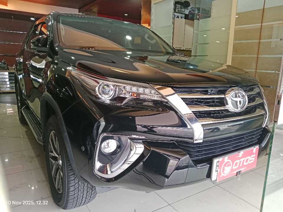 2018 Toyota Fortuner 2.4 4X2 VRZ - Foto 1 dari 6
