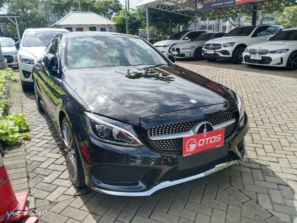 2017 Mercedes-Benz C300 2.0 - Foto 1 dari 6