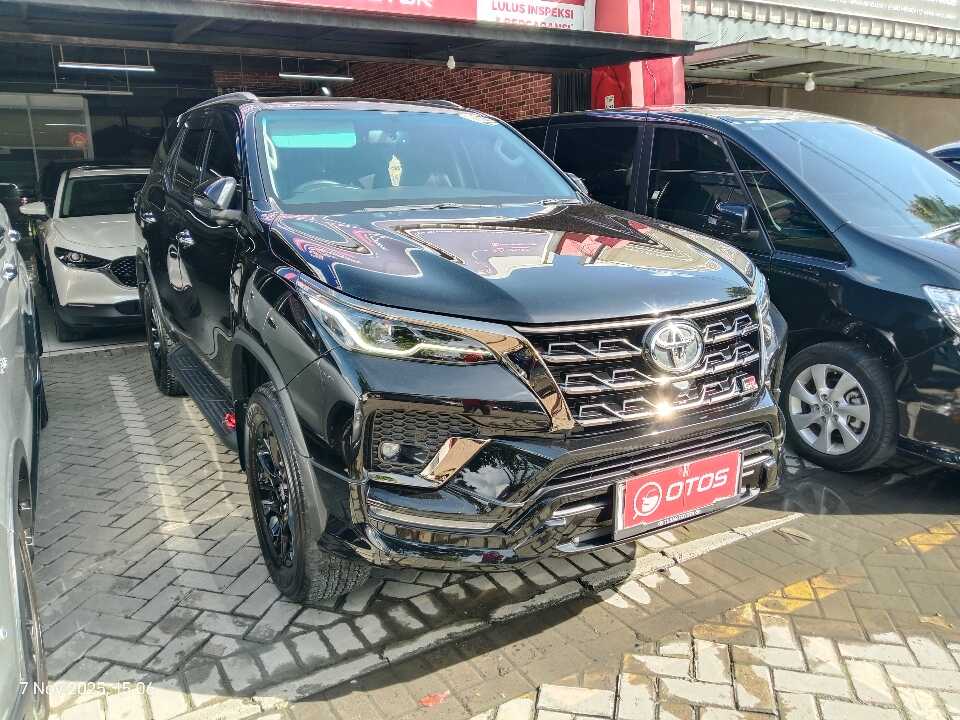 2024 Toyota Fortuner 2.8 4X2 VRZ - Foto 1 dari 6