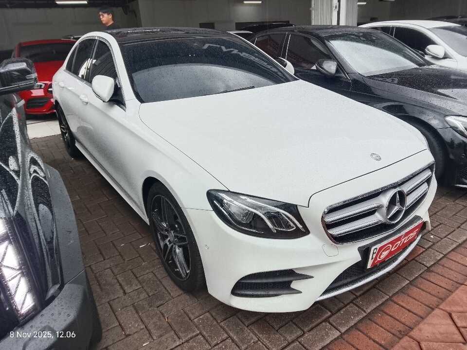 2017 Mercedes-Benz E300 2.0 - Foto 1 dari 6
