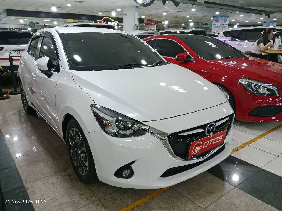 2015 Mazda 2 1.5 Skyactiv - Foto 1 dari 6