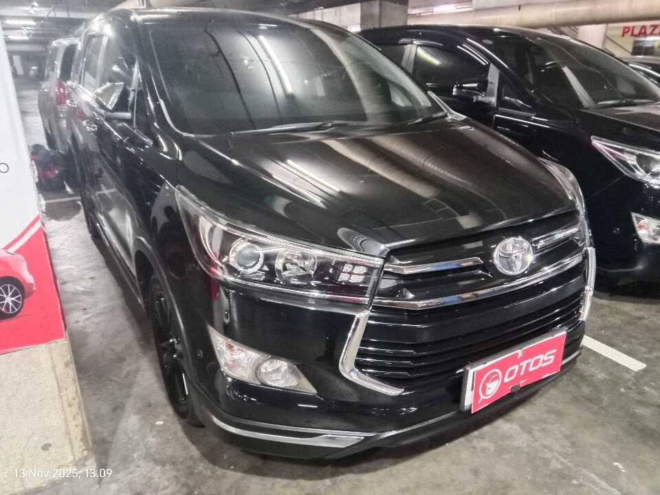 2020 Toyota Kijang Innova 2.4 Venturer - Foto 1 dari 6