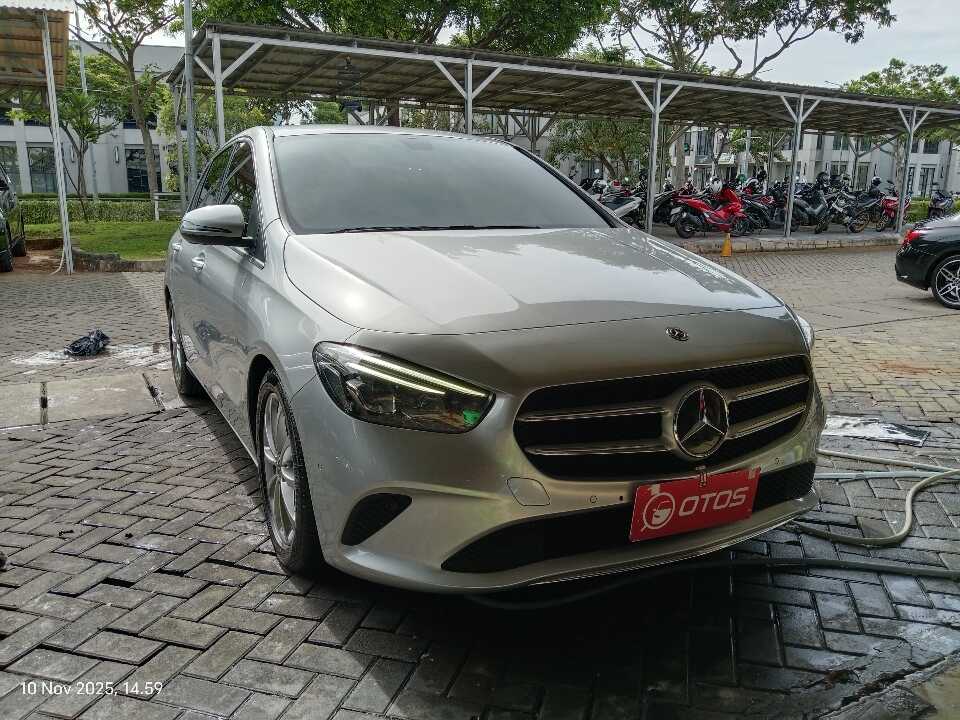 2018 Mercedes-Benz B200 1.3 - Foto 1 dari 6