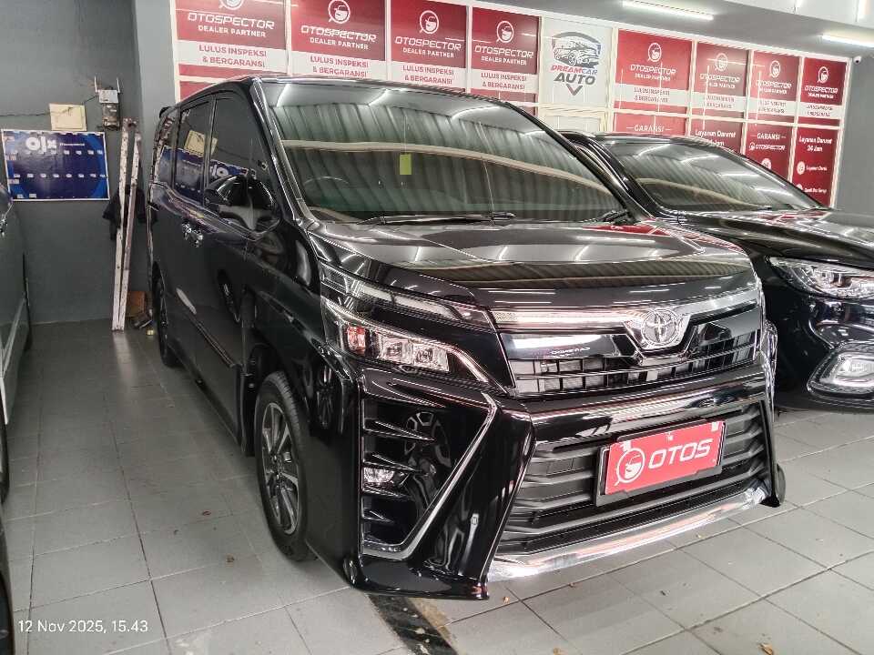 2021 Toyota Voxy 2.0 - Foto 1 dari 6