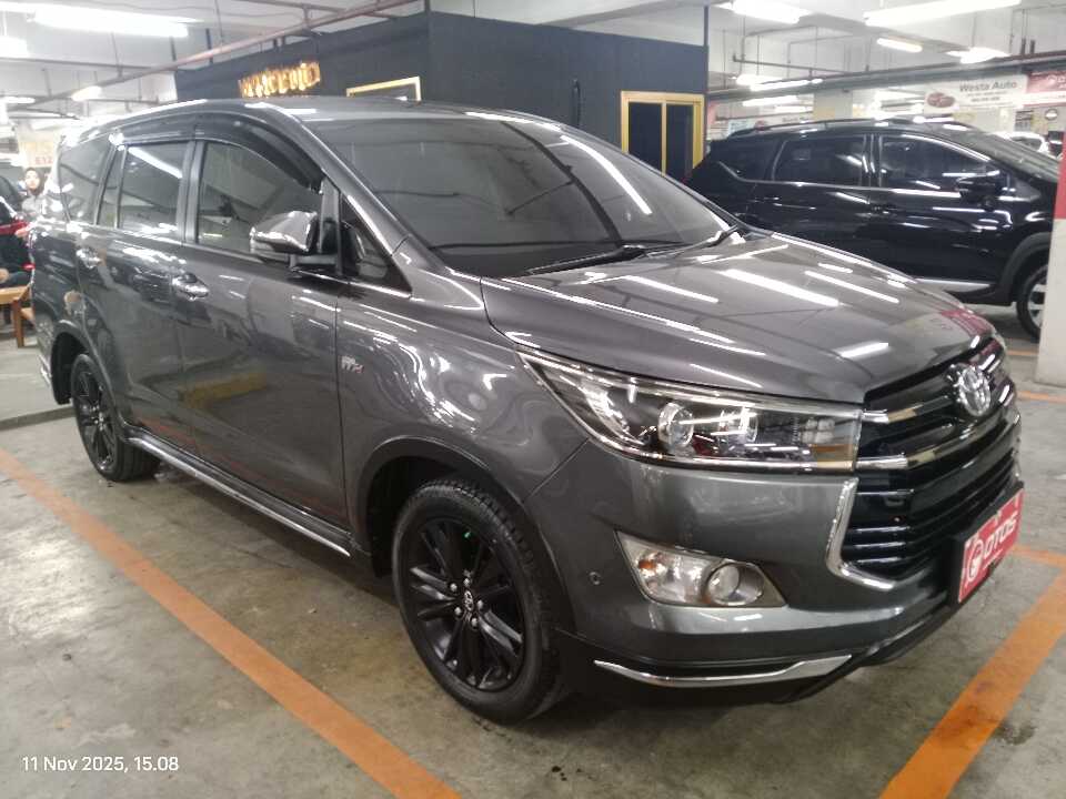 2019 Toyota Kijang Innova 2.0 Venturer - Foto 1 dari 6