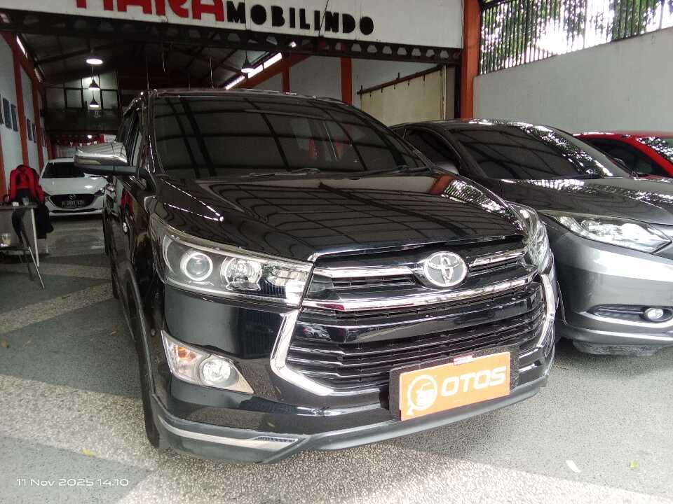 2017 Toyota Kijang Innova 2.0 Venturer - Foto 1 dari 6