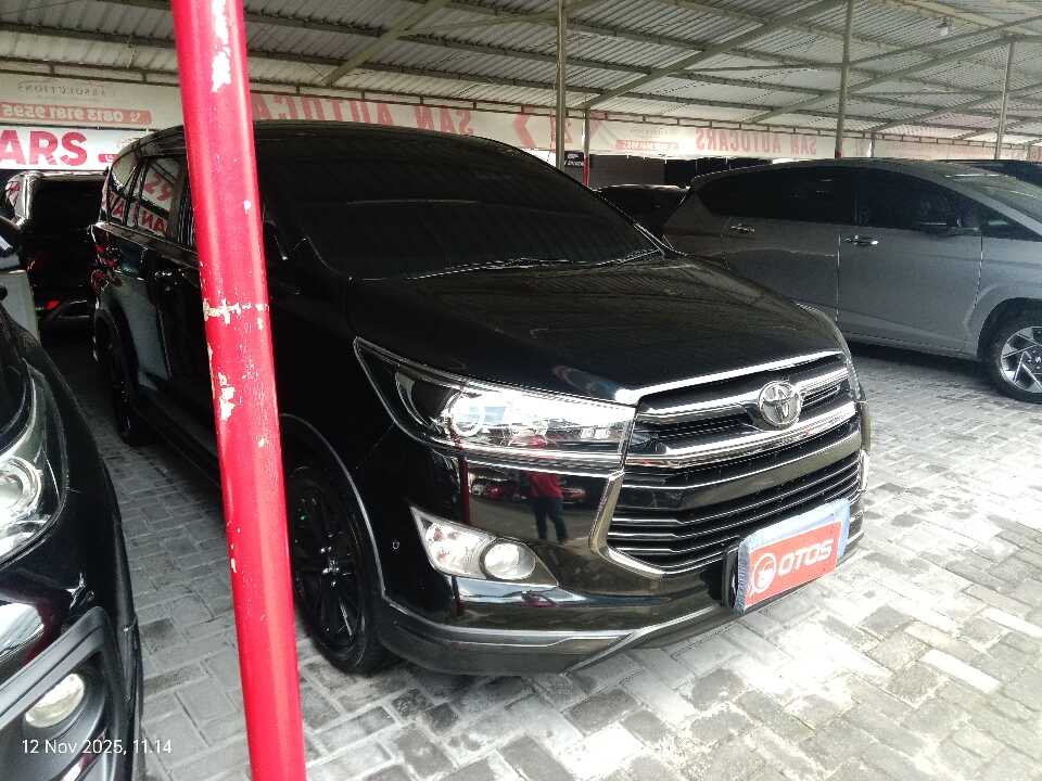 2019 Toyota Kijang Innova 2.4 Venturer - Foto 1 dari 6