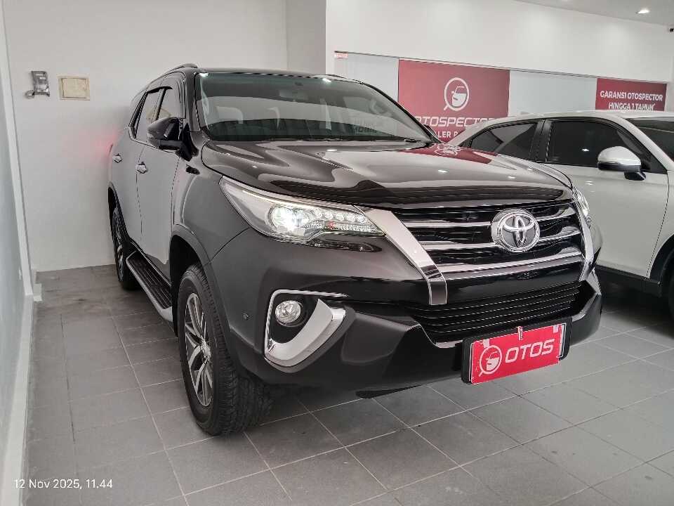 2019 Toyota Fortuner 2.4 4X2 VRZ - Foto 1 dari 6