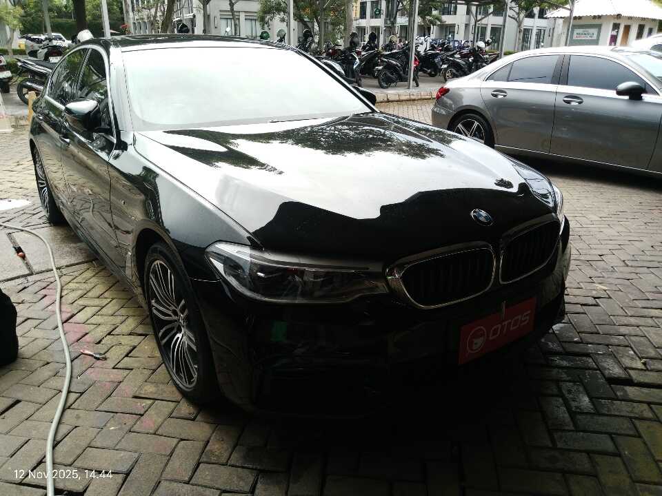2019 BMW 530i 2.0 - Foto 1 dari 6